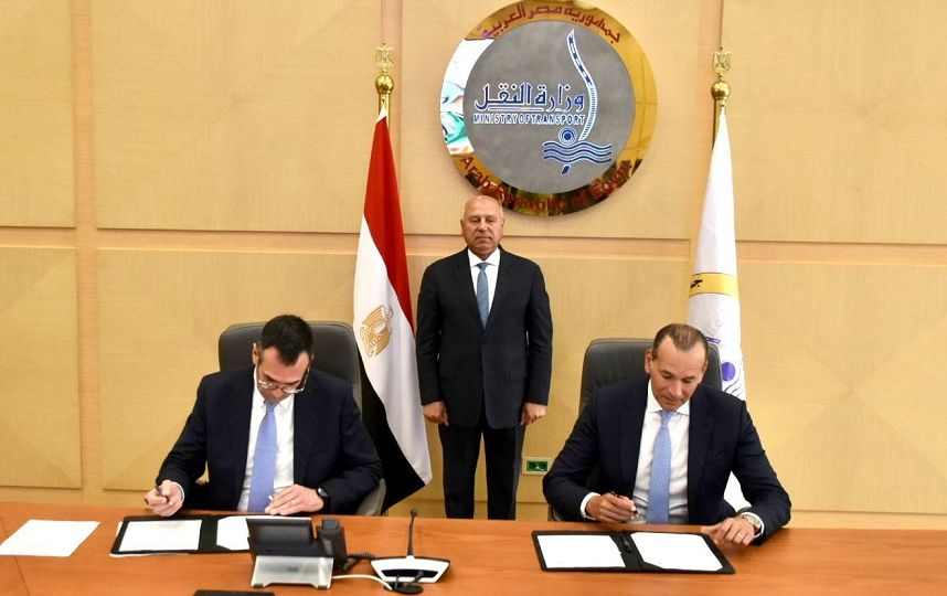 توقيع عقد تنفيذ أعمال البنية الفوقية لمحطة الحاويات تحيا مصر 1 بميناء دمياط
