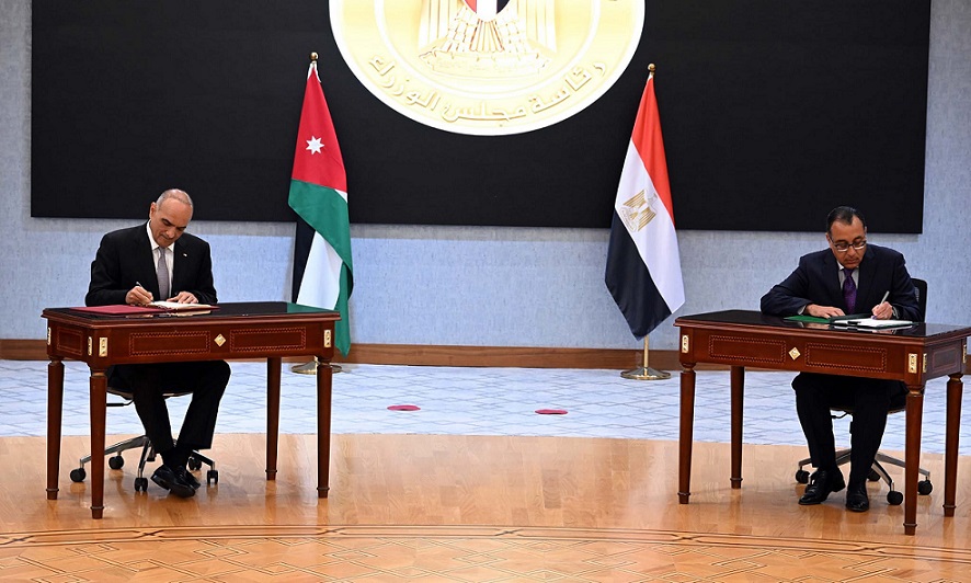 رئيسا وزراء مصر والأردن يوقعان محضر اجتماعات الدورة 32 للجنة المشتركة