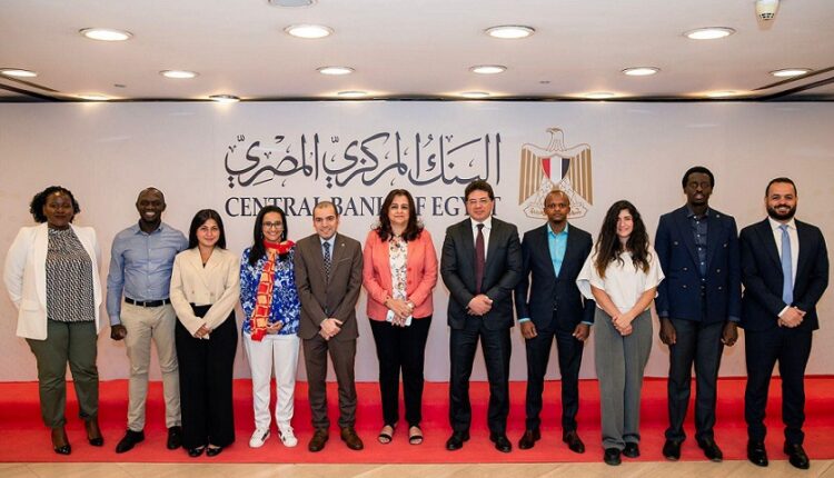المركزي يستقبل وفدا من نظيره الكيني للتعرف على التجربة المصرية في إنشاء شبكة المدفوعات اللحظية