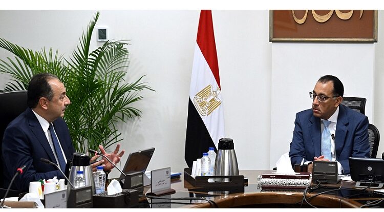 وزير قطاع الأعمال: إعادة تشغيل شركة مصر للحرير الصناعي بعد توقف 12 عاما