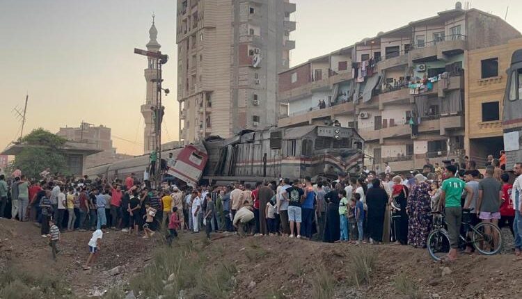 تصادم قطارين في مدينة الزقازيق