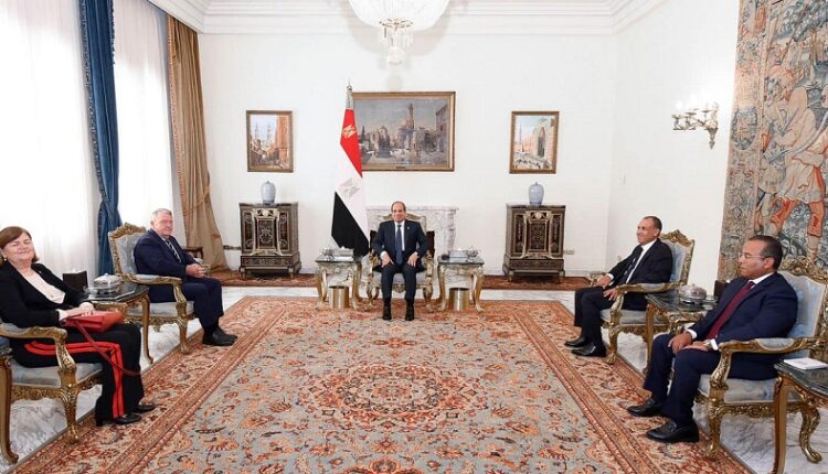 السيسي يبحث مع وزير خارجية الدنمارك التعاون بمجالات الطاقة والتحول الأخضر والنقل البحري