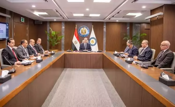 وزير البترول يناقش مع شركة خالدة اعتماد الموازنة الاستثمارية المعدلة للعام المالي الجاري