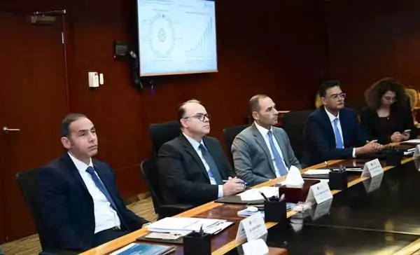 الجمعية المصرية لخبراء الاستثمار تستعرض مستجدات تطوير التعليم المستمر لمعهد المحللين الماليين المعتمدين