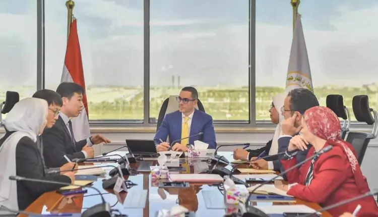 خلال الاجتماع