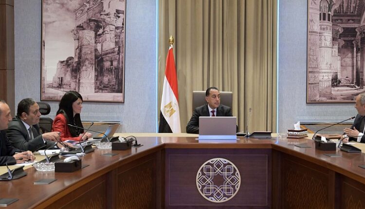 مدبولي يتابع مع وزيرة التخطيط ملامح خطة التنمية الاقتصادية والاجتماعية