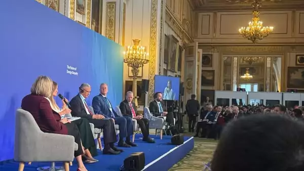 وزير البترول: نسعى لرفع نسبة الطاقات المتجددة في مزيج الطاقة المصري إلى 42% بحلول عام 2030