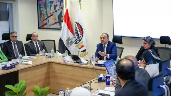 وزير قطاع الأعمال يؤكد أهمية دور شركات القابضة للتشييد في دعم التنمية العمرانية