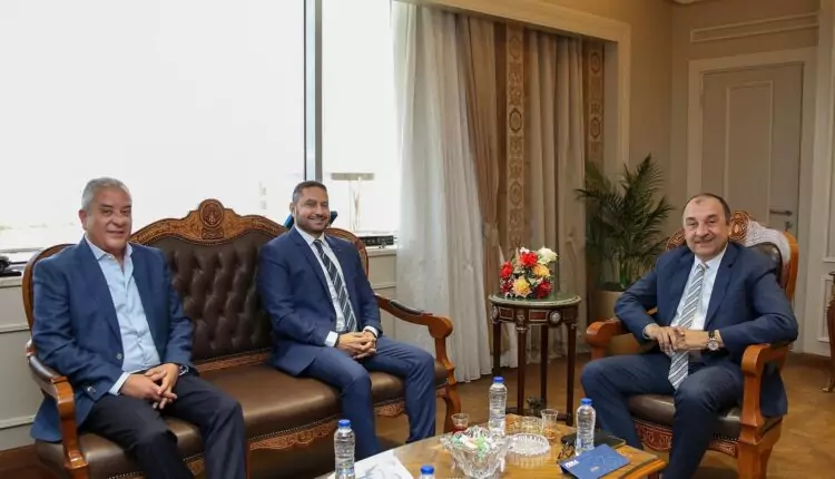 وزير قطاع الأعمال العام يبحث مع شركة التوكل الكهربائية "جيلا" فرص التعاون المشترك