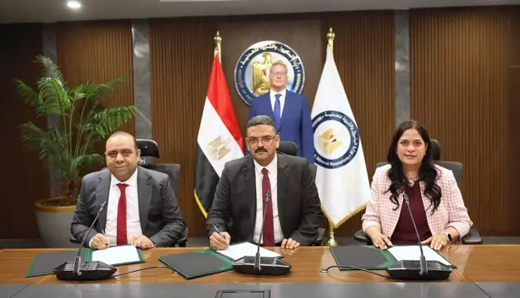 أنجلو جولد توقع اتفاقية استغلال الذهب والمعادن المصاحبة بالصحراء الشرقية