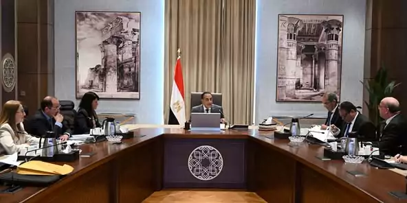 رئيس الوزراء يتابع فض التشابكات المالية بين بنك الاستثمار القومي وعدد من الجهات الحكومية