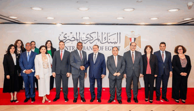 محافظ البنك المركزي يستقبل نائب المدير العام لصندوق النقد الدولي