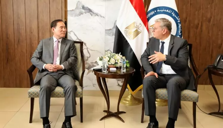 خلال الاجتماع