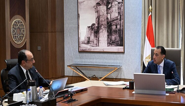 الحكومة: صادرات شركات قطاع الأعمال بلغت 860 مليون دولار بنهاية الربع الثالث