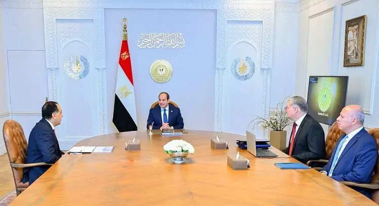 الرئيس السيسي يوجه بضمان استقرار التغذية الكهربائية وتعزيز إنتاج البترول والغاز