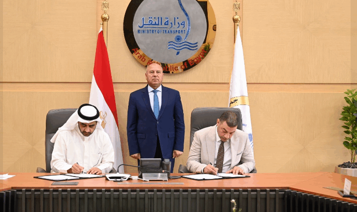 النقل تتعاقد مع جرين فالي لتشغيل 100 سيارة كهربائية بالقاهرة والجيزة