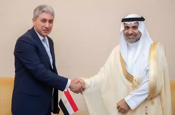 وزير السياحة في السعودية لمتابعة ترتيبات الحج ومناقشة آليات التوعية وخطط الطوارئ