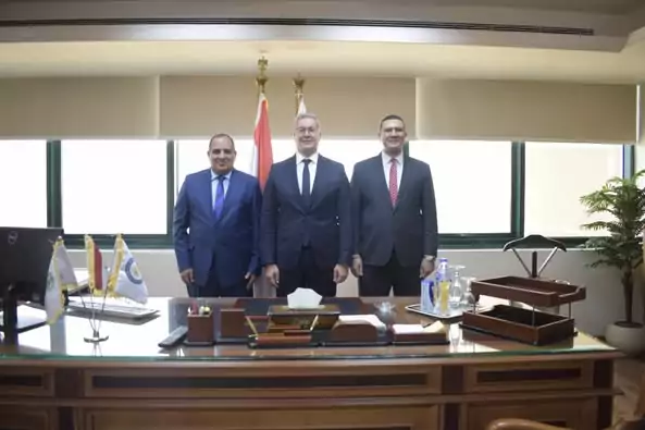 وزير البترول يشهد توقيع اتفاقية جديدة لإجراء مسح سيزمي إقليمي جنوب الصحراء الغربية