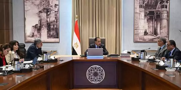 رئيس الوزراء يتابع التشغيل التجريبي لمنظومة تطوير زيارة أهرامات الجيزة