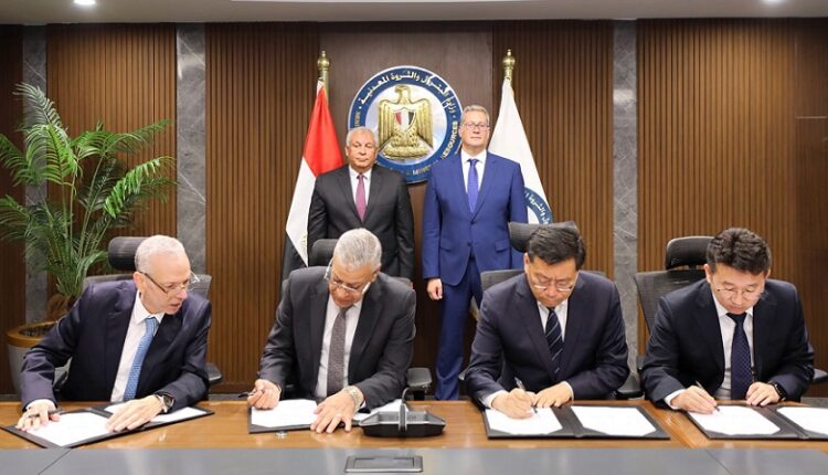 توقيع العقود النهائية لبدء تنفيذ مجمع إنتاج حامض الفسفوريك بالوادي الجديد باستثمارات 658 مليون دولار