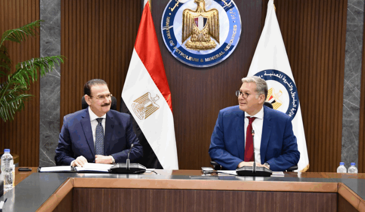 البترول: توقيع عقود مشروع إنتاج حامض الفوسفوريك بهضبة أبو طرطور الشهر الجاري