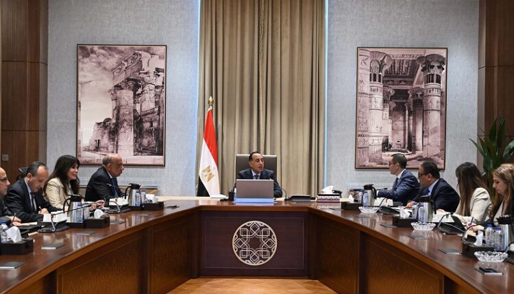 مدبولي: إعداد حزمة من الفرص المتاحة في قطاع الطاقة تمهيدا لطرحها على الخريطة الاستثمارية