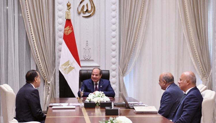 الرئيس السيسي يوجه بتحسين خدمات الكهرباء وقدرة الشبكة القومية لاستيعاب زيادة الاستهلاك