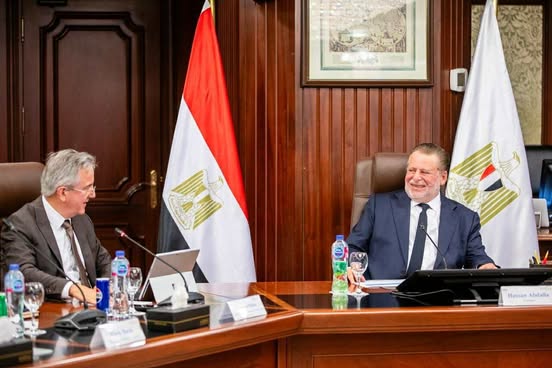 محافظ البنك المركزي يبحث مع الأوروبي لإعادة الإعمار دعم المشروعات والشمول المالي