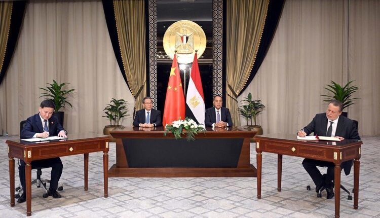 خلال التوقيع