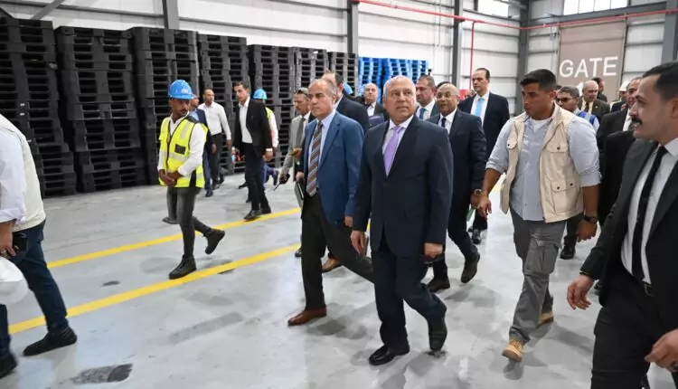 الفريق مهندس كامل الوزير خلال الجولة