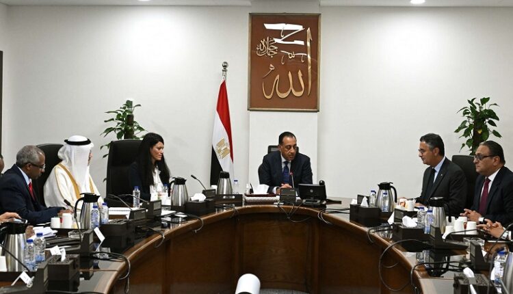 رئيس الوزراء: نقدر تسهيلات الإسلامية لتمويل التجارة في تمويل السلع الاستراتيجية لمصر