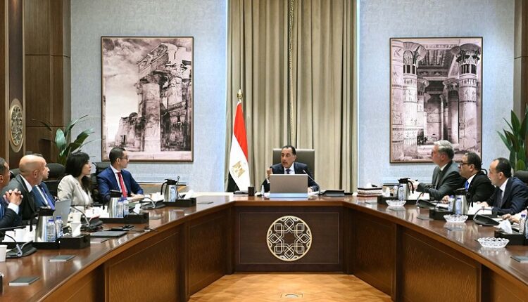 الحكومة: 90 مليون يورو استثمارات شركة "انكوم" بمشروع استغلال مواقع الرمال الكاولينية