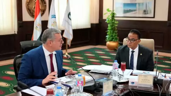 وزير البترول: خطة متوسطة المدى لتعزيز صناعة البتروكيماويات باستخدام الغاز الطبيعي المحلى