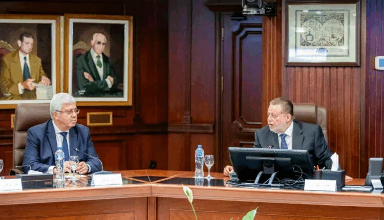 توقيع اتفاقيتي شراكة بين المعهد المصرفي وجامعتي القاهرة وسوهاج