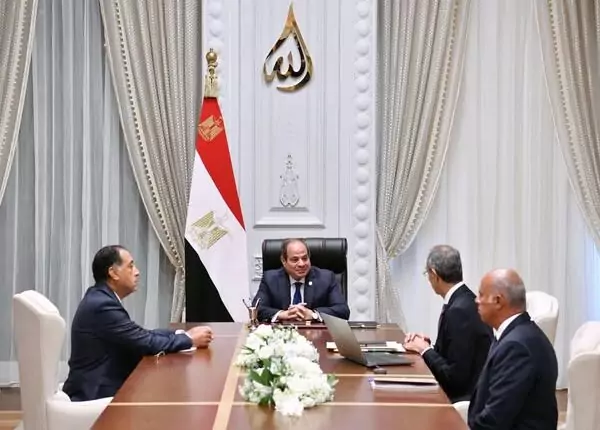 السيسي يوجه بدعم شبكات الاتصالات وتطبيق استراتيجيات للذكاء الاصطناعي