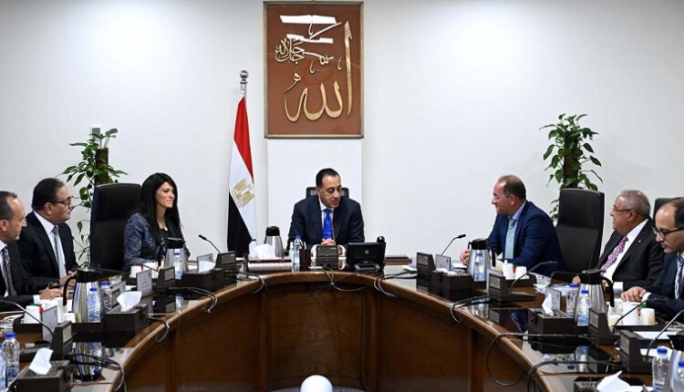 الحكومة: التوافق على آليات محددة للإسراع بتنفيذ قانون تنظيم ملكية الدولة