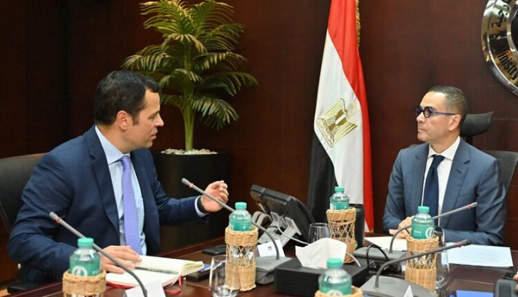 الخطيب لوفد صندوق النقد: مصر تنفذ إصلاحات شاملة لربط التجارة بالاستثمار وتعزيز ثقة المستثمرين