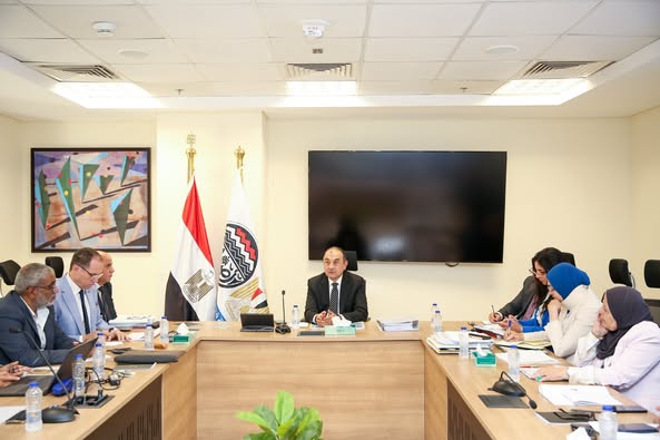 وزير قطاع الأعمال: مشروعات لإحياء الأصول الفندقية التاريخية وتوسعات جديدة لتعزيز الطاقة السياحية في مصر