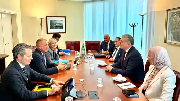وزير البترول يبحث مع إيني الإيطالية الإسراع بربط حقل كرونوس القبرصي بالبنية التحتية المصرية
