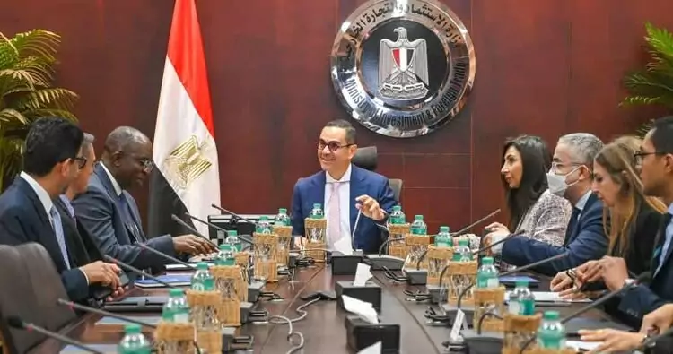 الخطيب: حصر المشروعات الجاهزة وتعظيم العائد الاستثماري في القطاعات التنافسية ضمن خطة تمتد لـ10 سنوات