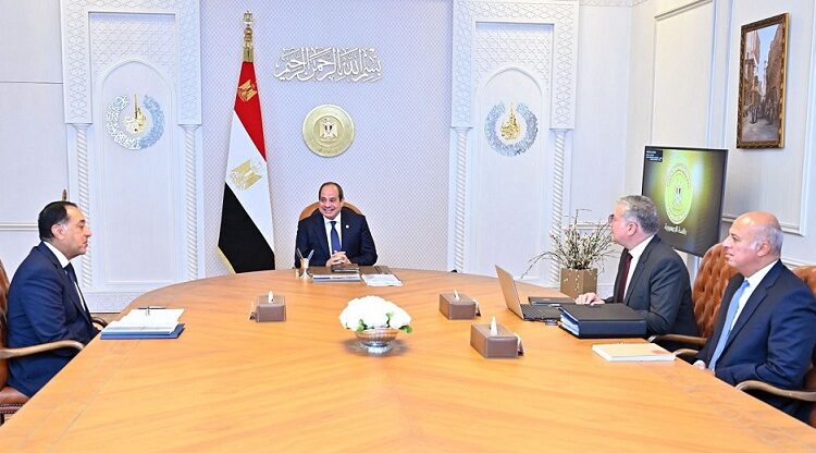 الرئيس السيسي: توفير المزيد من الحوافز والتيسيرات للمستثمرين في قطاع البترول