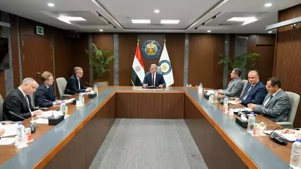 تعاون جديد بين وزارة البترول و DFC الأمريكية لدعم استثمارات الطاقة المتجددة والبتروكيماويات