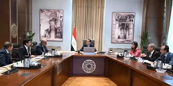 مدبولي: حريصون على توسيع التعاون مع سيمنز الألمانية لتعزيز كفاءة محطات الكهرباء وتطوير النقل الحديث