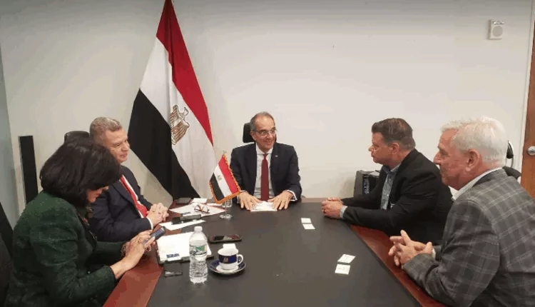وزير الاتصالات يبحث مع مسؤولي كبرى الشركات الأمريكية التوسع في استثمارات التعهيد بمصر