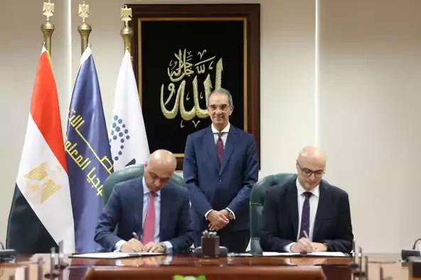 مصر تطلق خدمات إنترنت الأشياء للسيارات.. توقيع تراخيص مع كبرى الشركات العالمية