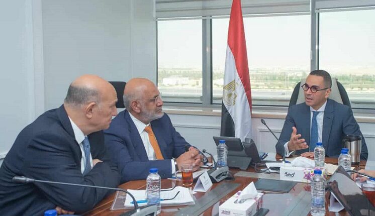 الخطيب: الحكومة تواصل تنفيذ حزمة إصلاحات لتعزيز الثقة الاستثمارية بدعم التقدم في المسار الضريبي