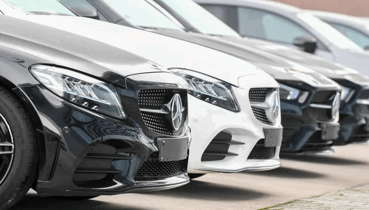 الولايات المتحدة تخفض الرسوم الجمركية على السيارات الأوروبية بأثر رجعي