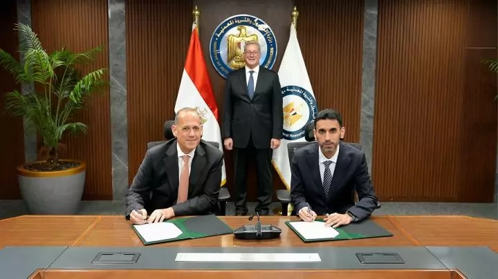 بي.بي البريطانية توقع عقد حفر 5 آبار جديدة للغاز في مصر