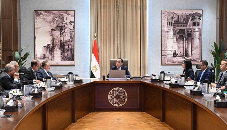رئيس الوزراء: حوكمة الدين الخارجي والاقتراض لضمان تحركه في الحدود الآمنة