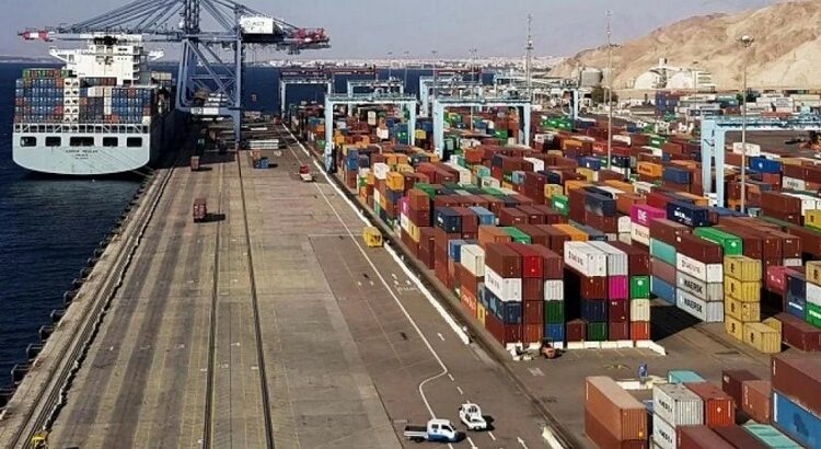 الصين تبدأ فرض رسوم موانئ على السفن الأمريكية الصين تبدأ فرض رسوم موانئ على السفن الأمريكية